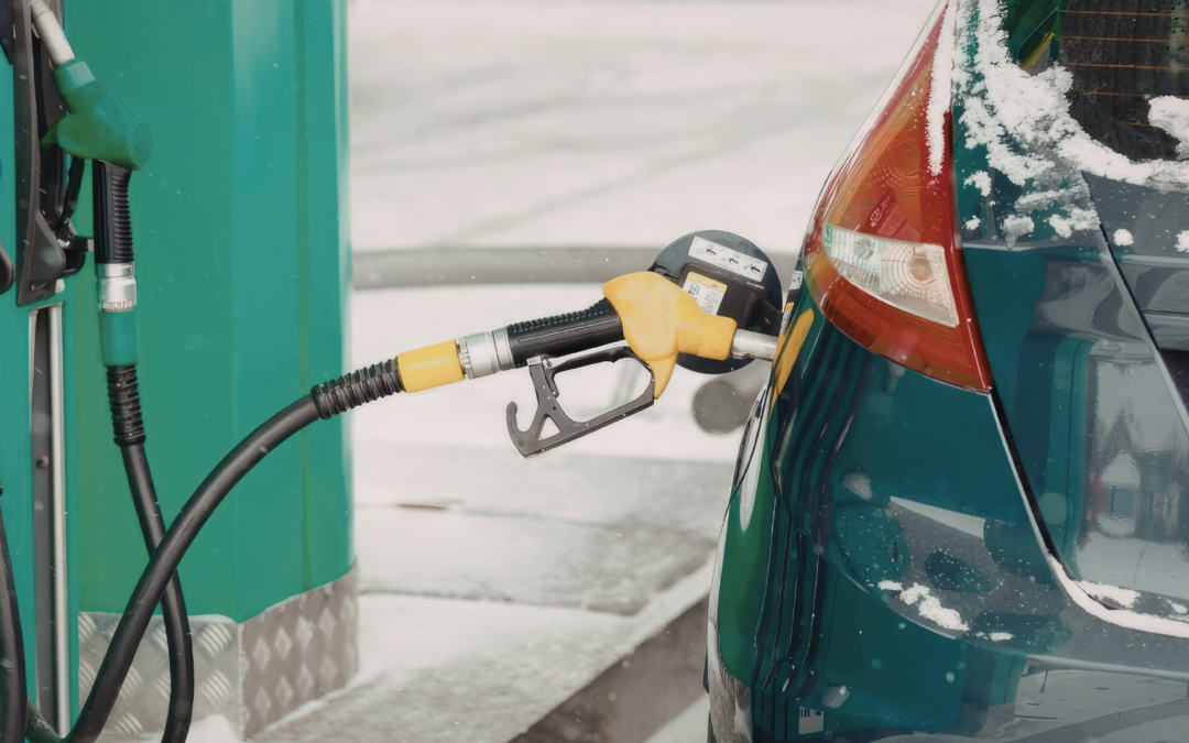 Auto verbruikt veel brandstof: dit kan de oorzaak zijn
